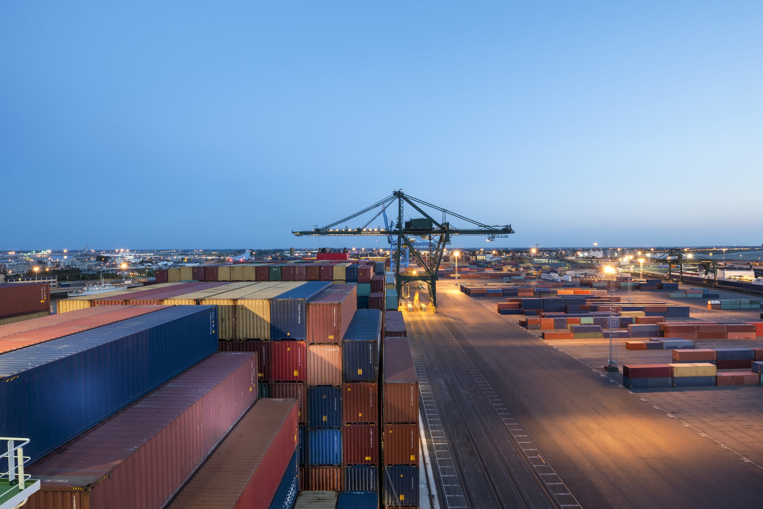 El Auge de las Importaciones y su Impacto en el Transporte de Contenedores